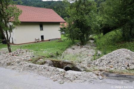 Včerajšnje močno neurje v Motniku (9)